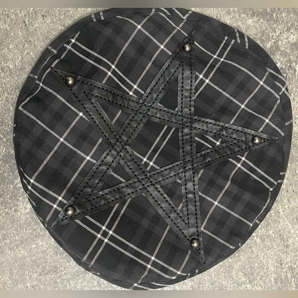 Black and white plaid pentagram beret by Killstar